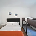 Auberge de jeunesse 7 Requinte