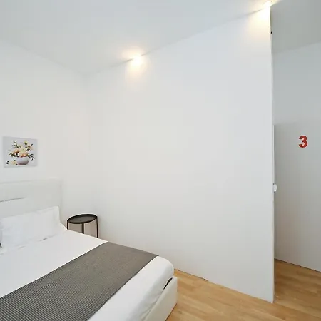 7 Requinte Hostal Lisboa
